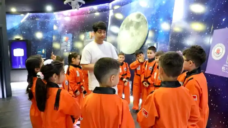 Çocuklar İçin Uzay Macerası: El Battani Uzay Evi
